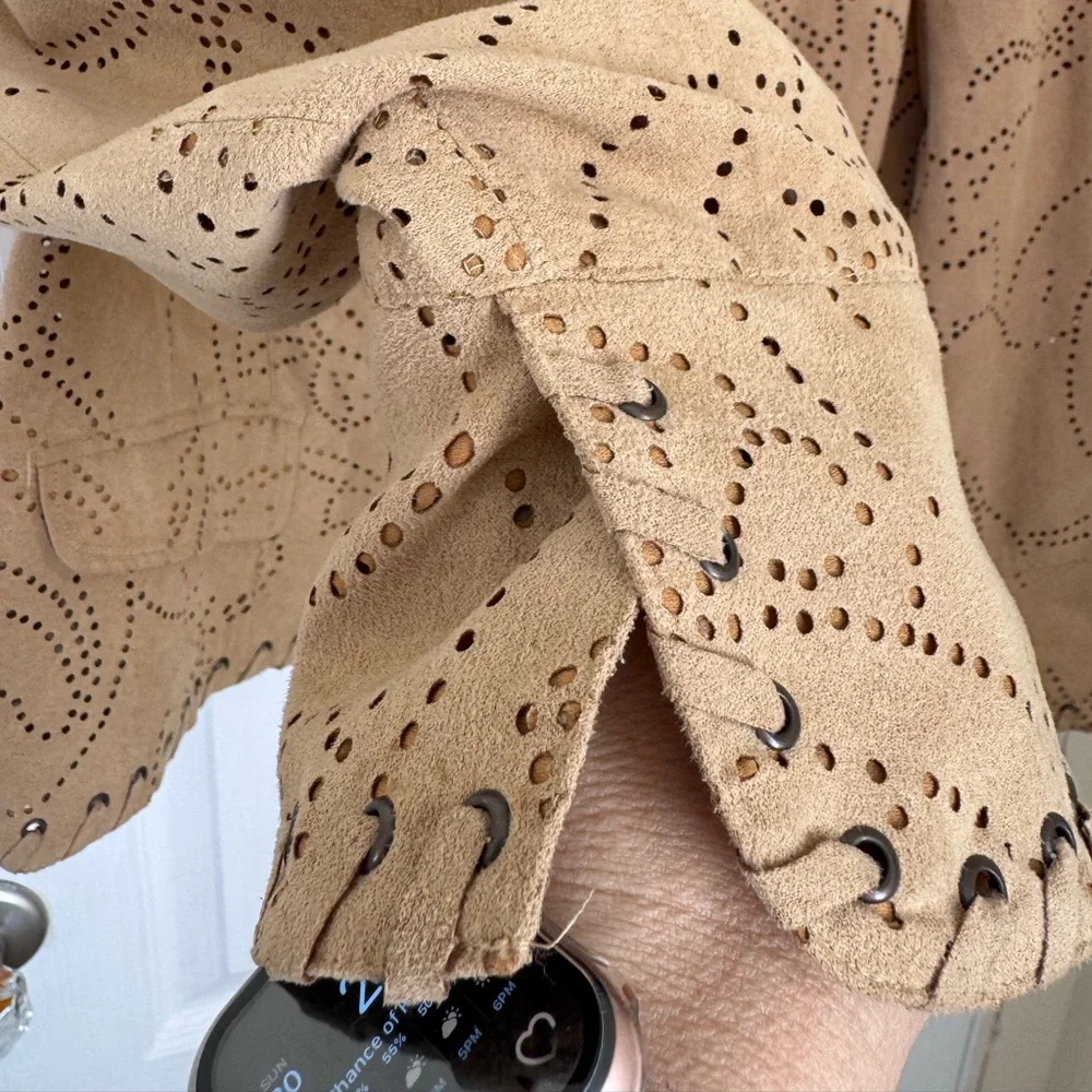 CHICOS SUEDE JACKET. SIZE M OPEN BLAZER LASER CUT & GROMMET BOHO WESTERN COWGIRL